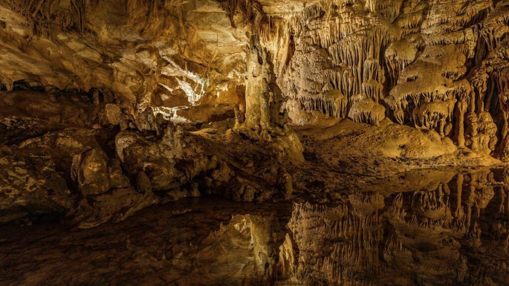 atrativos-naturais-para-amantes-de-cavernas-imperdiveis
